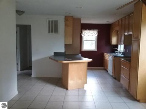 8945 E Remus Rd, Mount Pleasant, MI 48858 photo 2