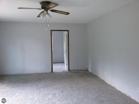 8945 E Remus Rd, Mount Pleasant, MI 48858 photo 9