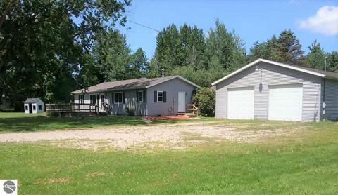 8945 E Remus Rd, Mount Pleasant, MI 48858 photo 1