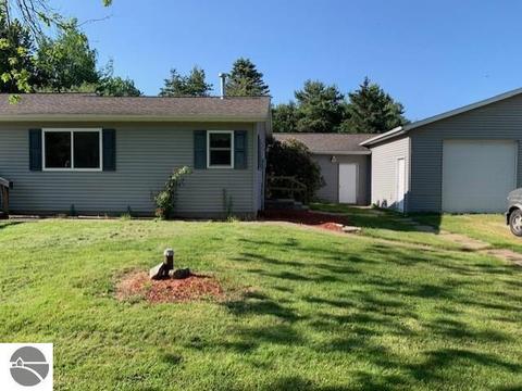 8945 E Remus Rd, Mount Pleasant, MI 48858 photo 26