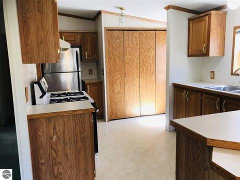 2036 E M-55, Cadillac, MI 49601 photo 9