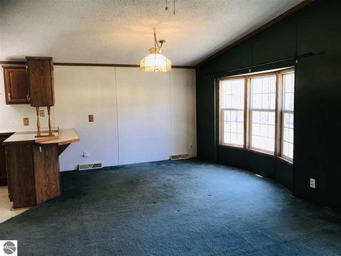 2036 E M-55, Cadillac, MI 49601 photo 8