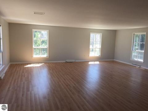 4548 S Ski View Cir, Cedar, MI 49621 photo 4