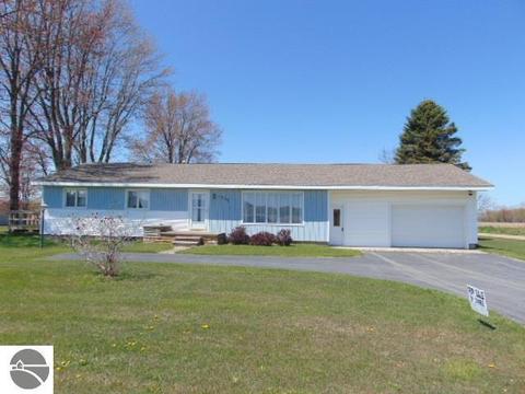 1989 N Jerome Rd, Ithaca, MI 48847 photo 1