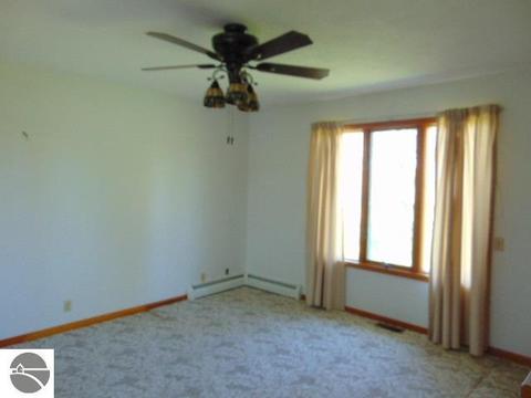 1989 N Jerome Rd, Ithaca, MI 48847 photo 11