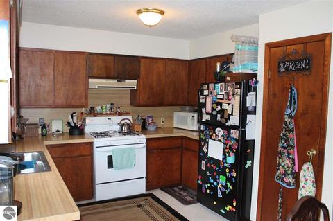 2145 E Surrey Rd, Farwell, MI 48622 photo 3
