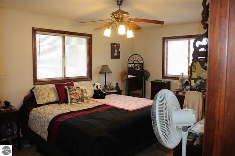 2145 E Surrey Rd, Farwell, MI 48622 photo 9