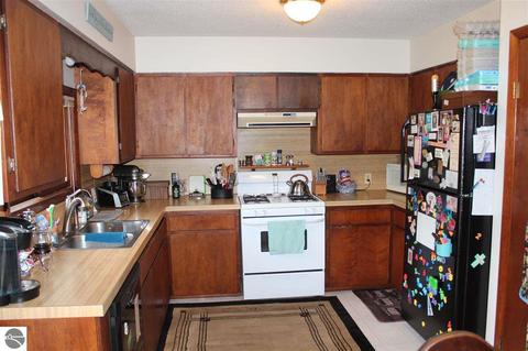 2145 E Surrey Rd, Farwell, MI 48622 photo 4