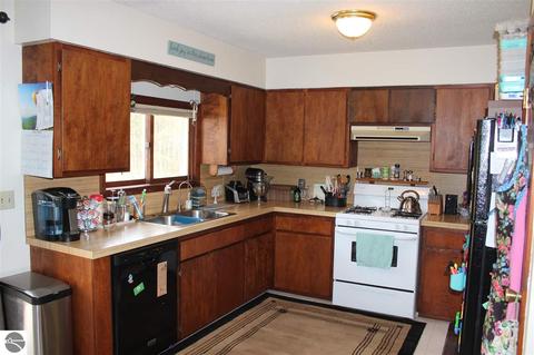 2145 E Surrey Rd, Farwell, MI 48622 photo 2