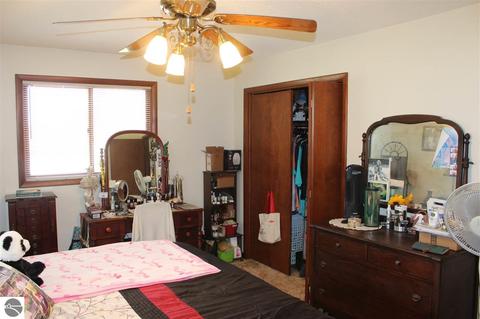 2145 E Surrey Rd, Farwell, MI 48622 photo 10