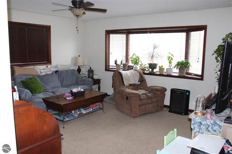 2145 E Surrey Rd, Farwell, MI 48622 photo 7
