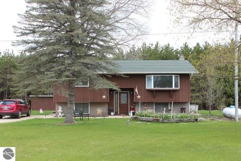 2145 E Surrey Rd, Farwell, MI 48622 photo 1