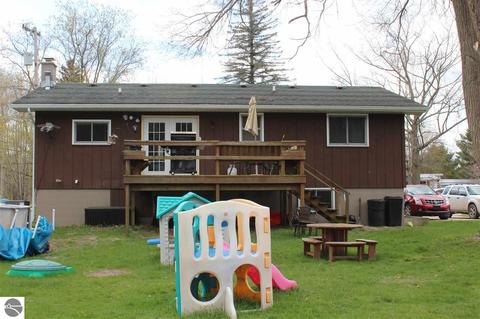 2145 E Surrey Rd, Farwell, MI 48622 photo 23