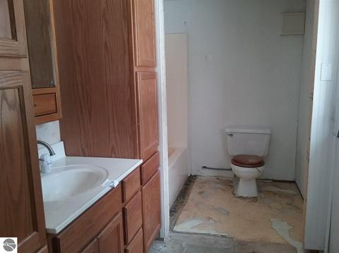 2362 Cdale Dr, Harrison, MI 48625 photo 8