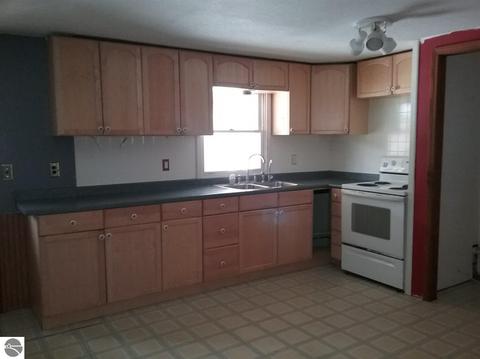 2362 Cdale Dr, Harrison, MI 48625 photo 2