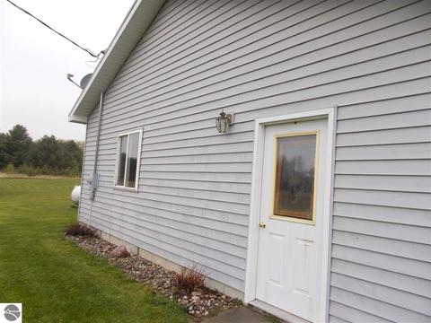 1737 Towerline Rd, Hale, MI 48739 photo 4