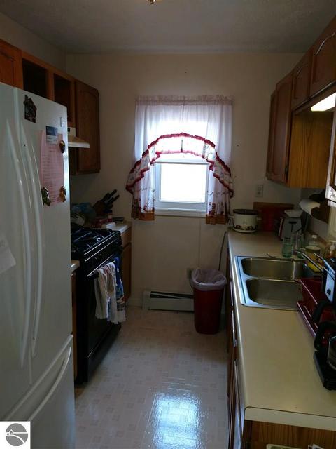 605 Plum St, Grayling, MI 49738 photo 2