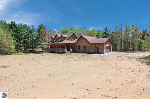 2367 Langs Ln, Interlochen, MI 49643 photo 3