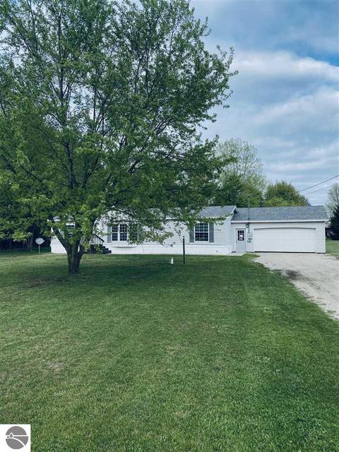 865 S Ely Hwy, Ithaca, MI 48847 photo 1