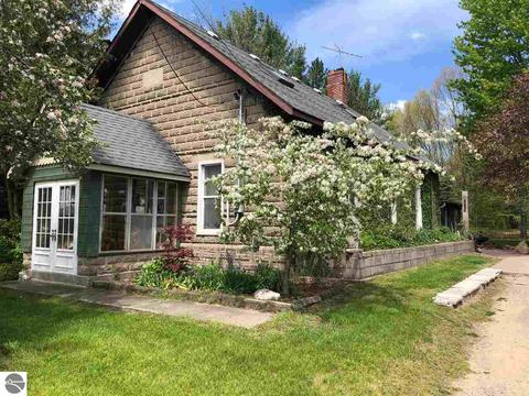 1507 E Brooks Rd, Midland, MI 48640 photo 1