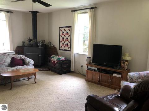 1507 E Brooks Rd, Midland, MI 48640 photo 9