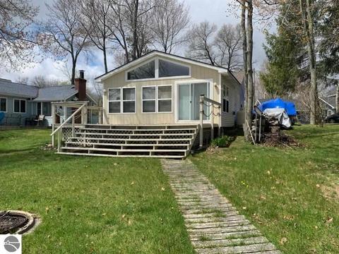 4810 Pinellas Dr, Hale, MI 48739 photo 1