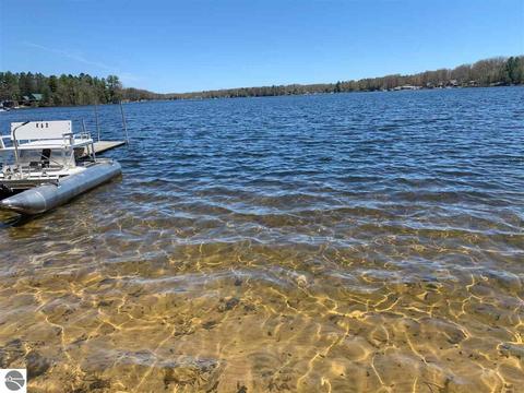 4810 Pinellas Dr, Hale, MI 48739 photo 2