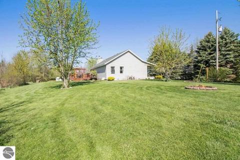 2530 E Baseline Rd, Mount Pleasant, MI 48858 photo 8