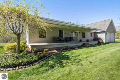 2530 E Baseline Rd, Mount Pleasant, MI 48858 photo 1