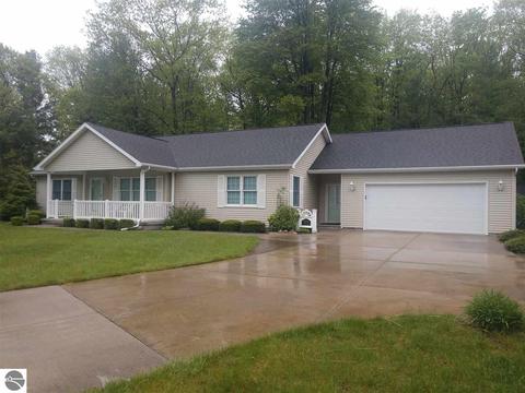 373 N Huron, Au Gres, MI 48703 photo 2