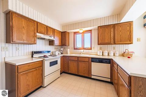 6850 E Kelenski Dr, Cedar, MI 49621 photo 15