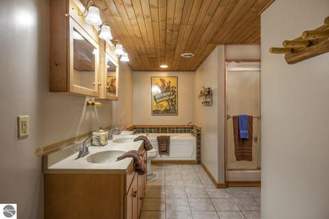 6136 Hackett Dr, Cedar, MI 49621 photo 19