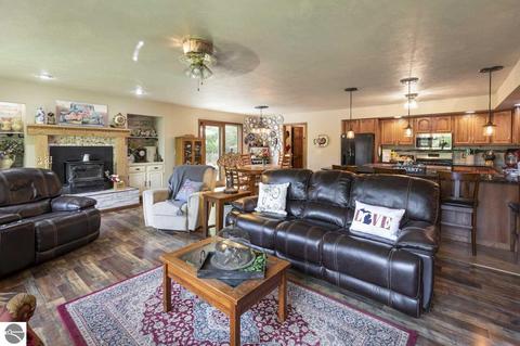 6136 Hackett Dr, Cedar, MI 49621 photo 8