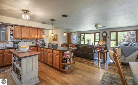 6136 Hackett Dr, Cedar, MI 49621 photo 9