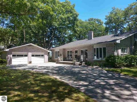 701 S Crescent Ave, Au Gres, MI 48703 photo 1