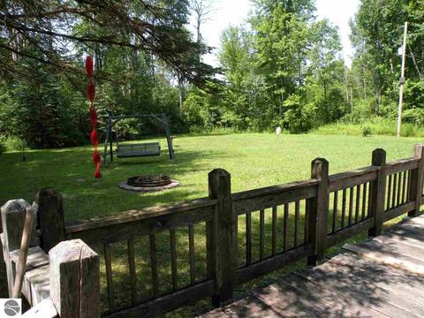 777 Easton Rd, Gladwin, MI 48624 photo 2