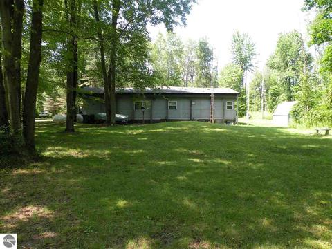 777 Easton Rd, Gladwin, MI 48624 photo 3