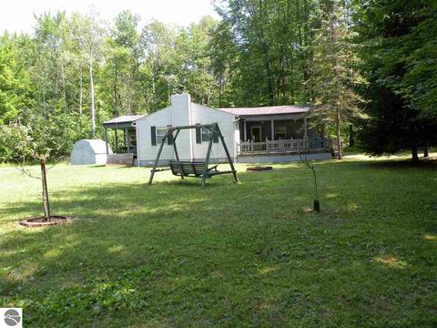 777 Easton Rd, Gladwin, MI 48624 photo 1
