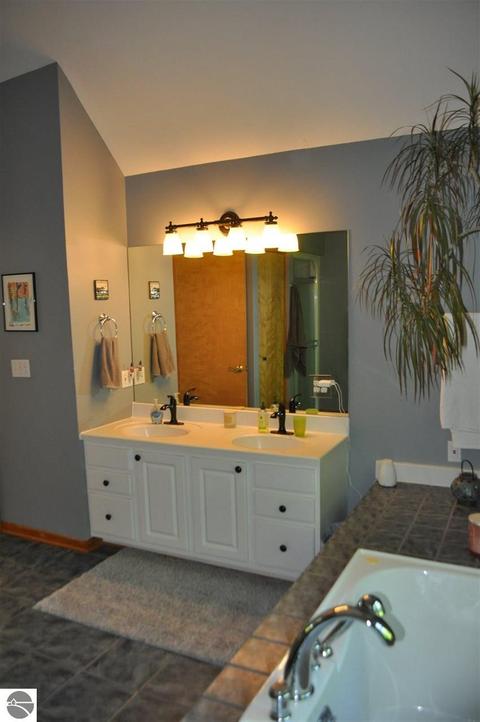 3995 S Bluff Cir, Cedar, MI 49621 photo 29
