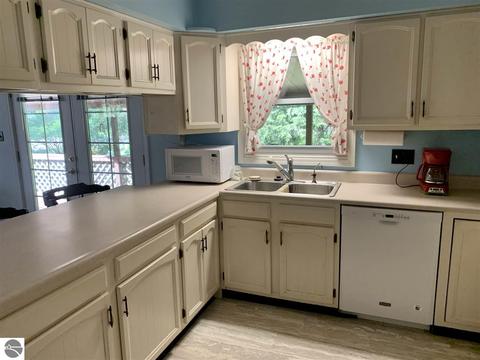 10439 Harmony Dr, Interlochen, MI 49643 photo 9