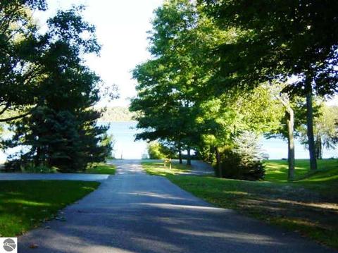 4052 White Birch, Grawn, MI 49637 photo 4