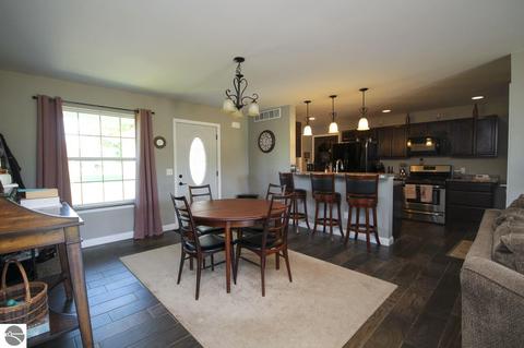 4488 E Millbrook Rd, Mount Pleasant, MI 48858 photo 4