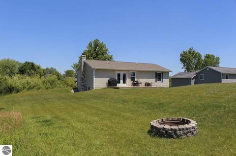 4488 E Millbrook Rd, Mount Pleasant, MI 48858 photo 2