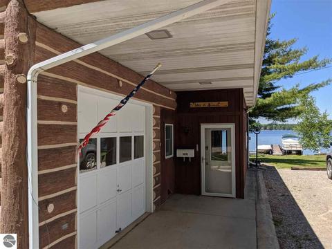 3681 Lakeside Dr, Lupton, MI 48635 photo 5