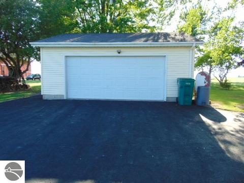 5740 E Tyler Rd, Ithaca, MI 48847 photo 3