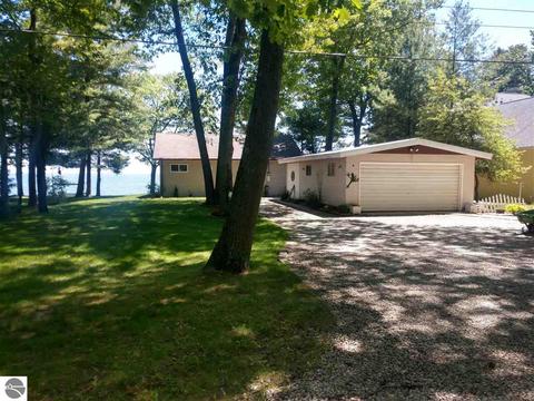 135 S Huron, Au Gres, MI 48703 photo 4