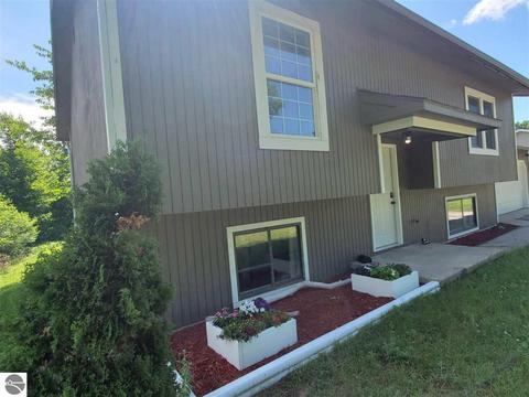 1593 Pine Tree Rd, Grawn, MI 49637 photo 2