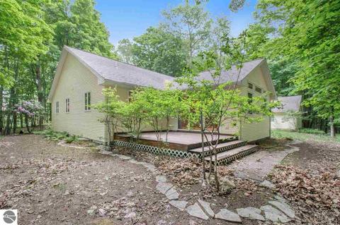4605 Steffins Rd, Arcadia, MI 49613 photo 2