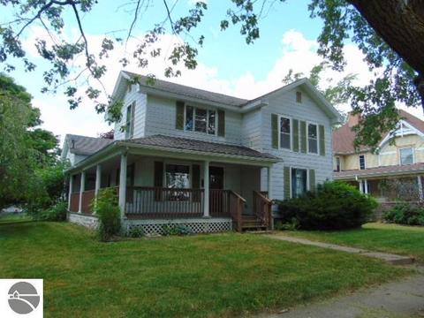 321 N Maple St, Ithaca, MI 48847 photo 3
