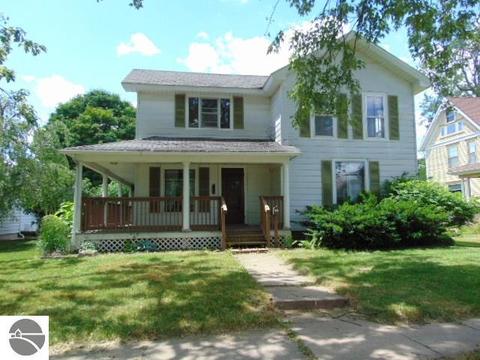 321 N Maple St, Ithaca, MI 48847 photo 1